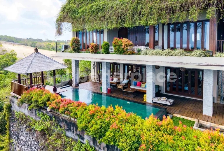 Invest in Paradise: Prime Family 7-Bed Freehold Villa with 360-Degree Ocean Views in Bali