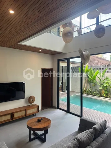 Spacious 5-Bedroom Villa for Yearly Rent in Batu Bolong, Canggu – Perfect for Retreats or Family Getaways