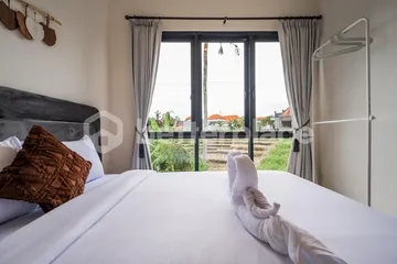 Charming One Bedroom Villa + Office in Babakan, Modern Living Near Batu Bolong Beach