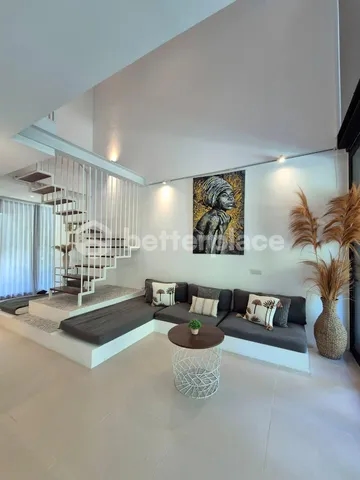 An Elegant Tropical Retreat in Berawa: Modern 3-Bedroom Villa Just Moments from the Beach and Lifestyle Hotspots