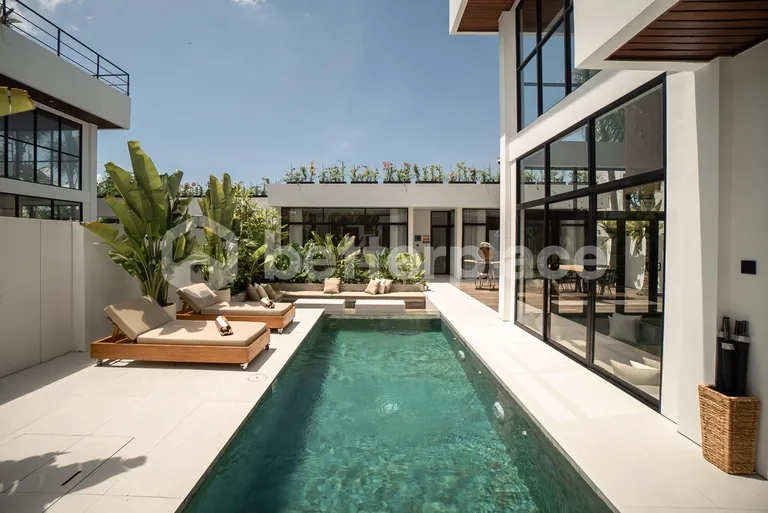 Luxury Ocean View 4 Bedroom Villa in Pantai Lima Pererenan