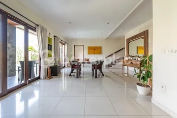 Charming 2 Bedroom Villa in Prime Berawa Location, 5 Minutes Away To The beach – Exceptional Investment Opportunity