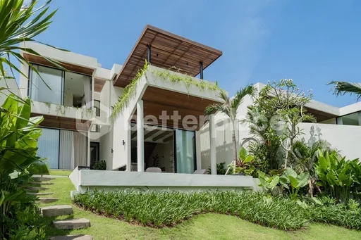 Uluwatu Luxury Redefined: Stunning Freehold Villas with Jacuzzi and Breathtaking Landscapes