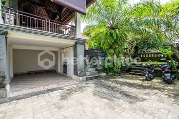 Modern 3-Bedroom Villa with Dual Living Spaces in Ungasan