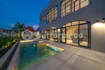 Splendiferous Mansion with Jacuzzi and Rooftop for Yearly Lease in Canggu