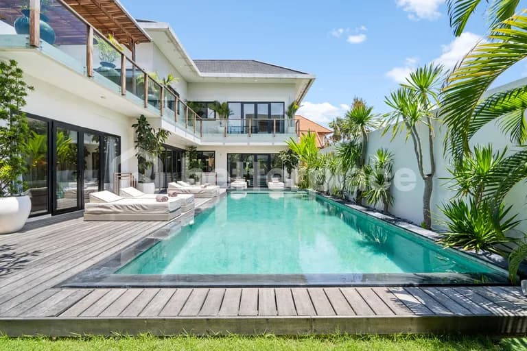 Stunning 5 Bedroom Villa in Prime Berawa – Great Investment Opportunity with Two Retail Shops