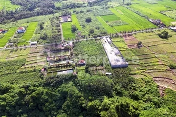 Exclusive Retreat Opportunity: Lush Views Freehold Land, Prime Location