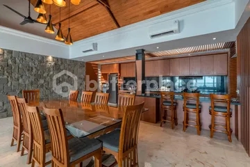 Beachfront Bliss: Luxurious 4-Bedroom Yearly rental Villa in Tanjung-Benoa, Bali