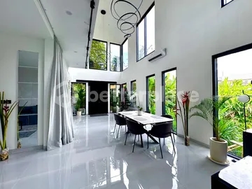 A Distinctive Canggu Retreat – Two-Bedroom Villa Featuring Dramatic Ceilings, Rooftop Grill, and Private Pool