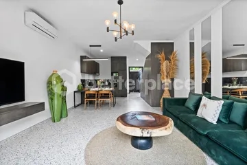 Modern Elegance, Fully Furnished 2 Bedroom Townhouse in Batu Bolong