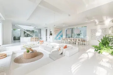 Modern 5 Bedroom Villa in Babakan, Canggu with Rooftop Jacuzzi, Gym & Strong Investment Potential