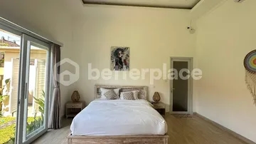 Chic Tropical Contemporary Villa in Tranquil Buwit – 3 Bedrooms with Sunset Views