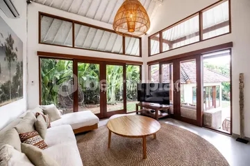 Spacious and Stunning 3 Bedroom Villa in Padonan