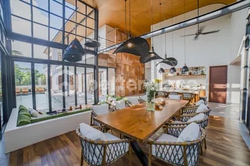 6 Bedroom Modern Villa in Cemagi, 2 Minutes from the Beach