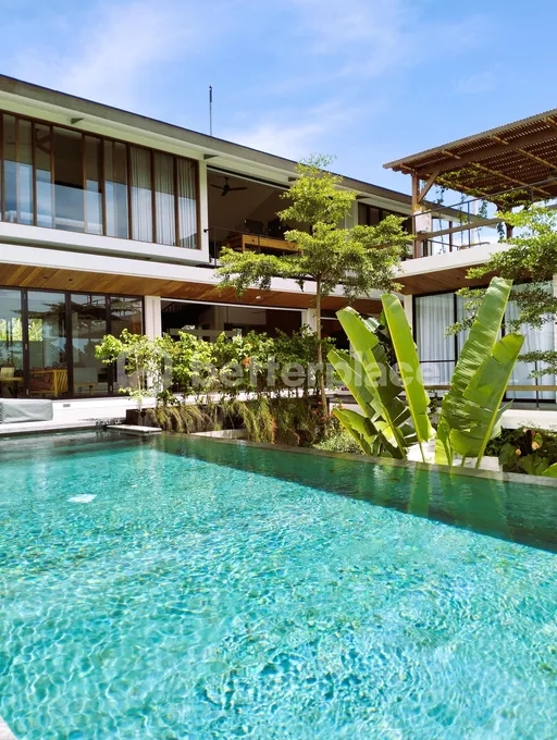 Luxury Defined 4-Bedroom Villa with Breathtaking Views in Tumbak Bayuh