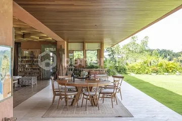 Luxurious 8 Bedroom Villa in Tumbak Bayuh, A Serene Family Retreat