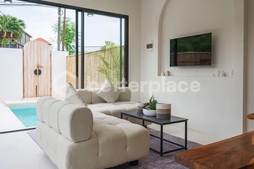 Charming One Bedroom Villa + Office in Babakan, Modern Living Near Batu Bolong Beach