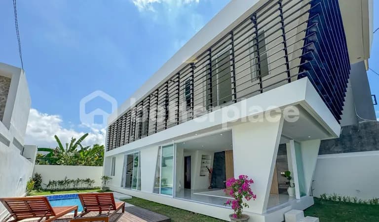 Modern 3 Bedroom Villa in Kerobokan, A Prime Investment Opportunity