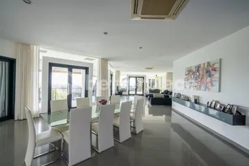 Stunning View Villa Mansion 5 Bedrooms in Ungasan – Bukit Jimbaran Very Close to GWK