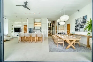 Cliffside Contemporary 4 Bedroom Villa with Panoramic Bingin Views