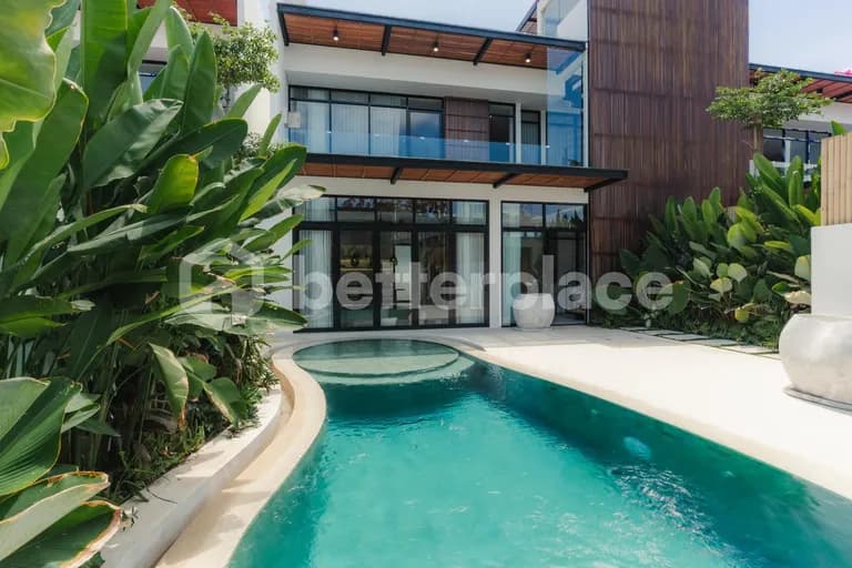 Luxurious Three Bedroom Villa with Rooftop in Canggu, A Great Investment Opportunity