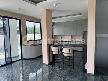 Modern and Spacious 3 Bedroom Villa with Rooftop in Jimbaran For Yearly Rental