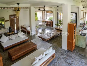 Unique Rustic Beach House, 3 Bedroom Villa in Canggu