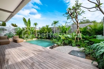Steps Away from Balangan Beach-Tropical Modern Villa in Balangan