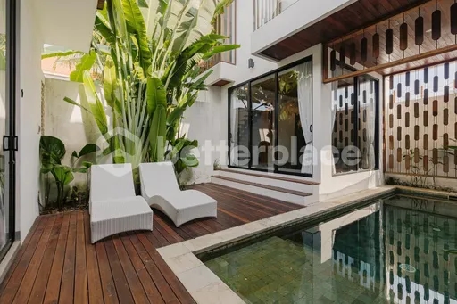 Luxurious Leasehold 3-Bedroom Villa in Nyanyi: A Private Sanctuary with Stunning Poolside Master Suite and Prime Beach Access