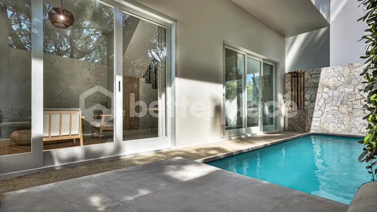 Echo Beach Gem: Elegant Villa with Premium Amenities Perfect For Investment