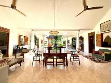 Semi Furnished Villa Invesment in Umalas 3 Bedrooms Leasehold