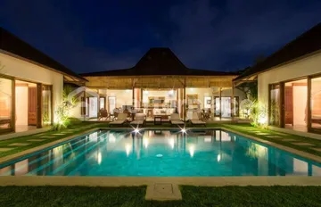 Bali Luxury Redefined: Exquisite Seminyak Leasehold Villa with Joglo Elegance