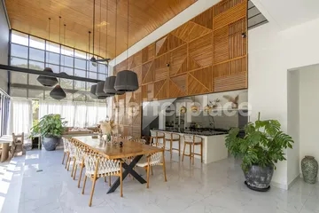 Luxurious 5-Bedroom Villa in Pererenan, Bali – Contemporary Design in Prime Location