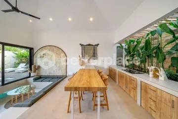 Stunning Leasehold Tropical Modern Villa in Kerobokan – Prime Location, Walking Distance to Cafes!