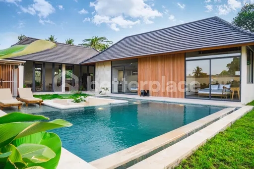Ubud’s Tranquil Retreat: A Modern Spacious Tropical Villa with Rice Field Views