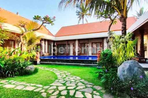 Leasehold Paradise: Embrace Luxury in Bali’s Tirta Gangga with a 10-Bedroom Villa