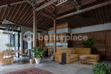 Warm & Spacious Villa Joglo Style for Yearly Living in Perenan