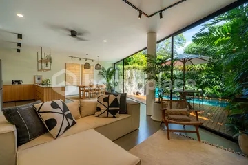 Modern 2 Bedroom Villa + Office in Batu Bolong, 10 Minutes Drive to Batu Bolong Beach