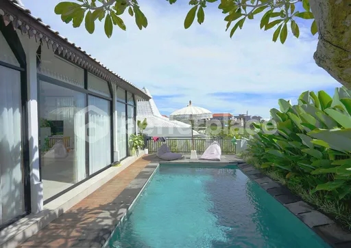 Canggu Charm: Modern 4-Bedroom Villa for Yearly Rental