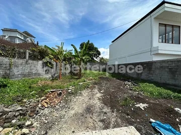 Discover Tranquil Living: Prime 179 Sqm Land Plot in Padonan – Canggu for Sale Leasehold