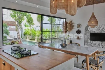 Modern with Tropical Concept Villa Sale Leasehold 3 Bedrooms in Tumbak Bayuh