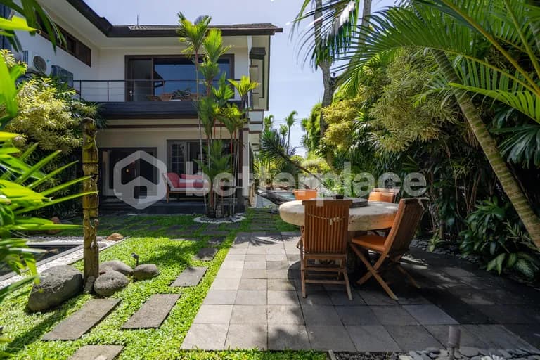 Spacious Freehold Family Villa in Jimbaran with Large Garden and Private Pool