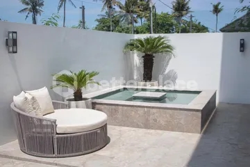 Canggu Luxury Redefined: Modern Leasehold Villa with Jacuzzi in Tumbak Bayuh