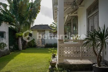 Unique Rustic Beach House, 3 Bedroom Villa in Canggu
