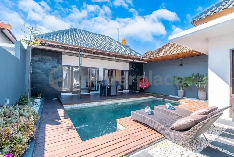Chic Tropical Contemporary Villa in Seminyak - 2BR Yearly Rental in Prime Saraswati Area