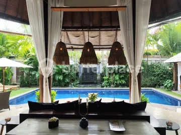 Strategic 4 Bedroom Villa, Prime Business-Oriented Villa for Sale in Kerobokan