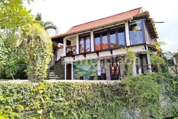 Bali Elegance Unveiled: Three-Bedroom Leasehold Villa in Seminyak Sanctuary