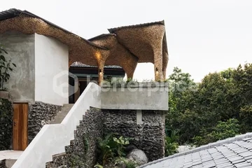 Artistic Jungle View Leasehold Villa in Ubud – Unique 3-Level Residence with River View