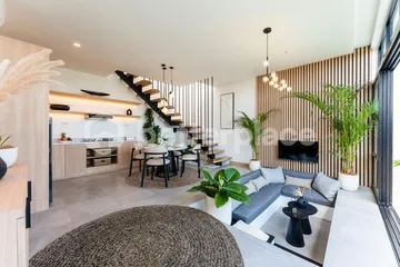 Nature’s Embrace: Light-Filled Living Spaces with Serene Views