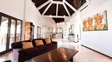 Spacious 5 Bedroom Villa in Pererenan for Yearly Rental